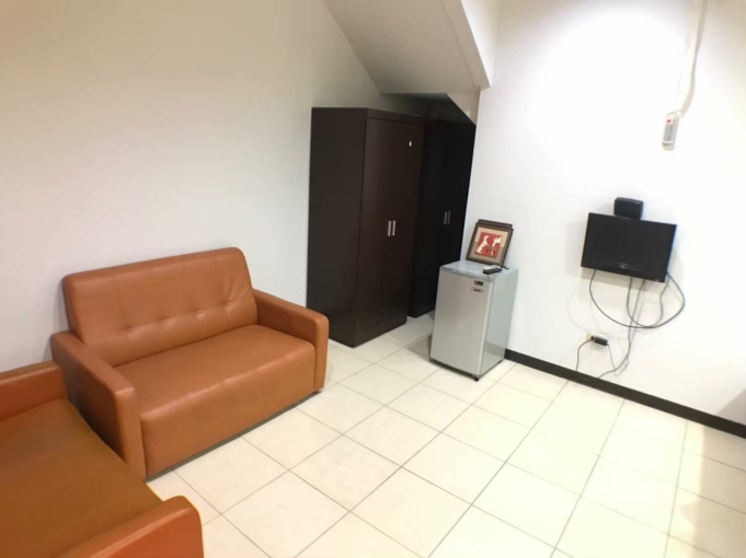 台中醫院教育大學勤美大套房(可當工作室)（第5張）