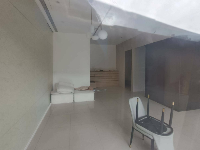 A10綻臨路大面寬店面(第2張)