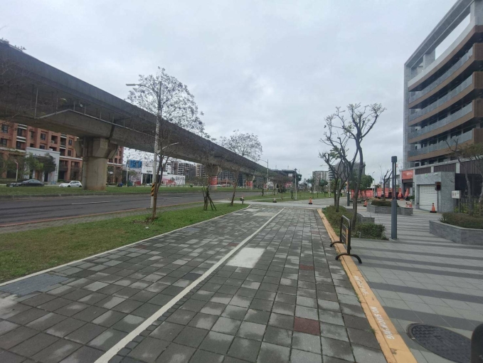 A10綻臨路大面寬店面(第4張)