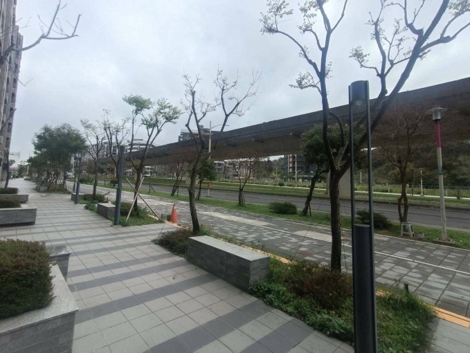 A10綻臨路大面寬店面(第5張)