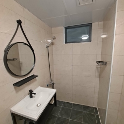 舒適北歐風,前有前院停車位,後院有獨立曬衣區與休憩空間,寧靜社區好窩 - Image 25