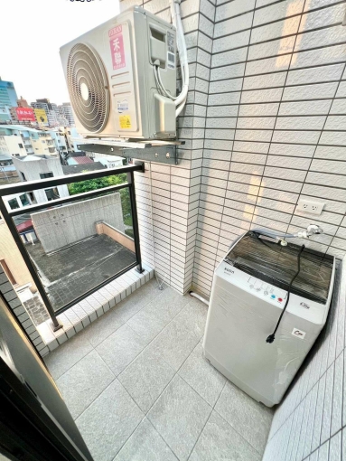 陽台獨洗✔️租屋補助✔️電梯✔️子母車✔️飲水機✔️乾溼分離✔️流理台✔️機車位（第8張）