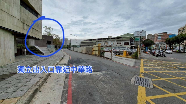 臨中華路 獨立出入口室內平面大車位（第2張）