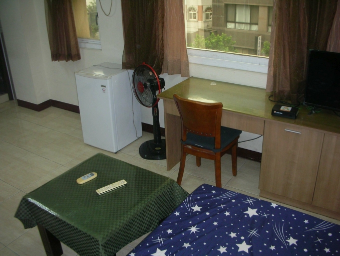 屋主自租，向陽路單人套房（第1張）