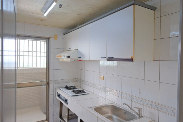 全新交屋｜家具電全配｜三房平面車位｜亞灣博樂 - Image 5