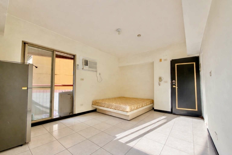 西區近精誠路中美街忠明南路陽台電梯套房~租屋最謹慎（第3張）