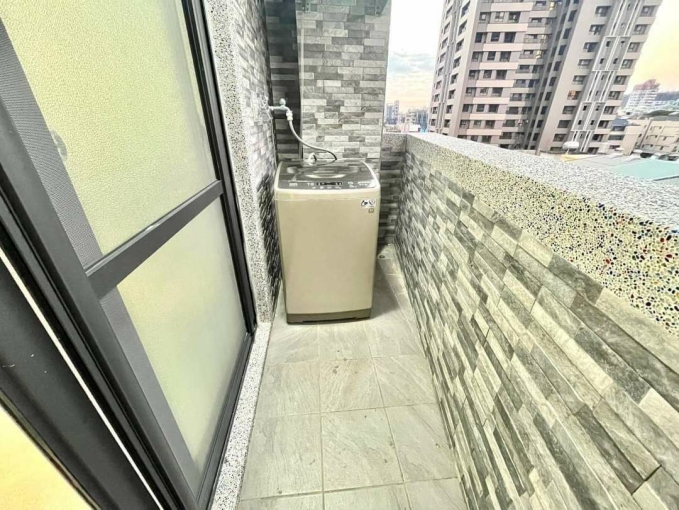 東區極新💕陽台獨洗曬✨電梯大套房（第3張）