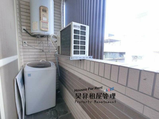東區秒殺物件空出 只有一間💟類一房一廳🉑️租補💟走路到LALAPORT、台中火車站💟近一中街、中興大學💟陽台獨洗曬💟流理台💟子母車（第8張）