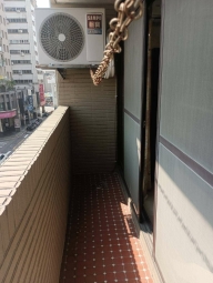 【地點】精誠路🆚向上路商圈、週邊百貨林立、異國餐廳美食、生活機能完善。（第8張）