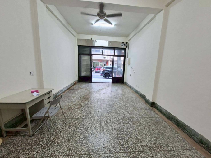 潭子區>近學區>頂灣生態園區>交通方便>臨路透店 - Image 1