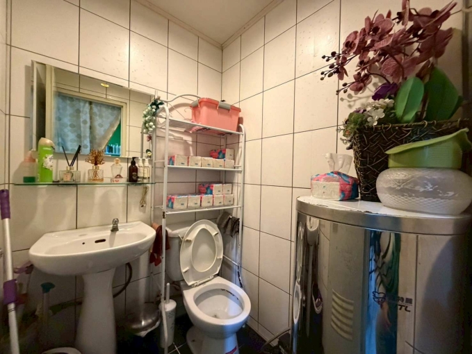 頂讓店面🍀美髮店🍀東山軍功路口🍀可設備全清（第4張）