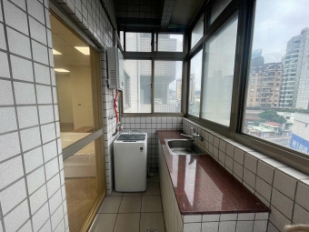 信義區.捷運松山站.獨立陽台.明亮舒適設計感大套房（第10張）