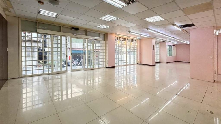 寓見忠杏◕‿◕近市場面寬店面（第1張）