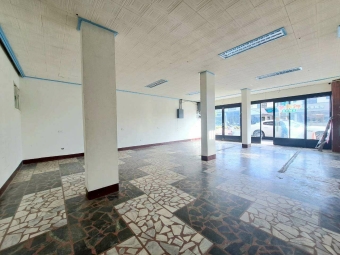 住宅區/三角窗大空間稀有店面（第4張）