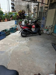 近火車站,門前可停汽車.機車（第2張）