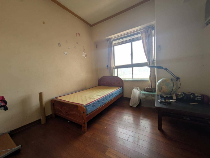 ✨免仲介費，可寵✨中華國小 大4房2廳2衛，整理中，可約看✨（第1張）