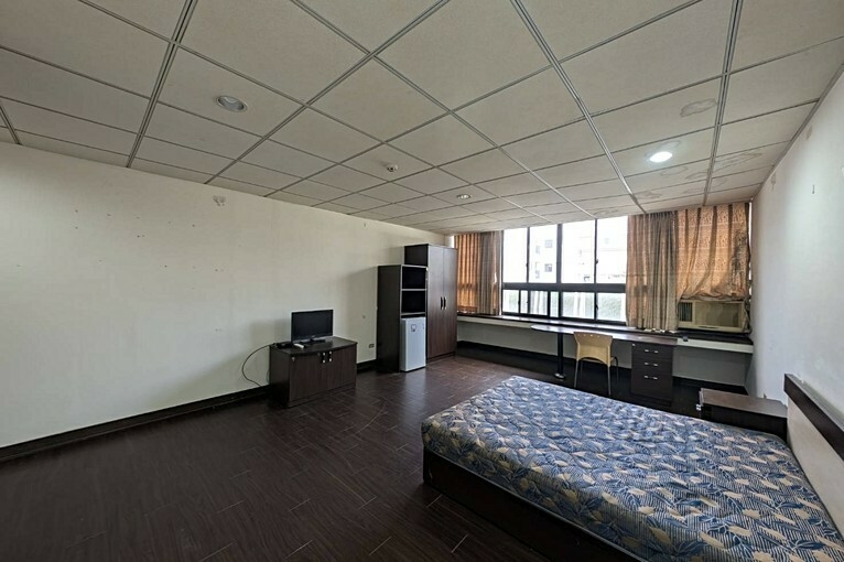 (可租補)勝利路平價寬敞套房*獅子王（第1張）