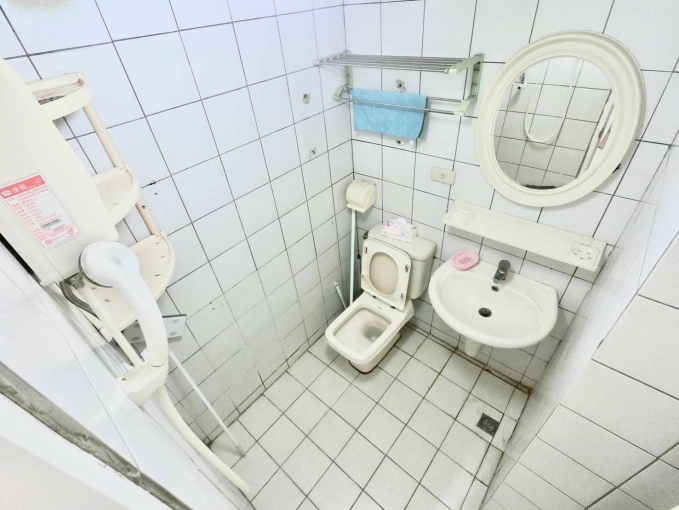 逢甲超便宜台水電💖電梯套房✨陽台獨曬✨小資必看✨採光一級棒（第4張）