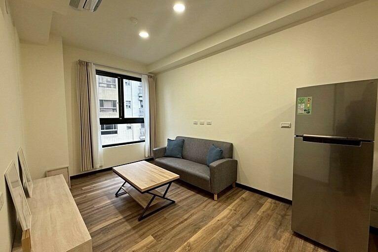 租屋找77過好年✿桃園夜市,全新未入住,社區電梯1房1廳~（第2張）