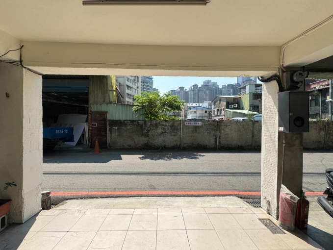 板橋區.近板新站店面.黃金一樓創業首選.(第3張)