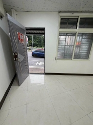 永寧捷運約2分鐘❤️工作室❤️馬路上❤️門口公車（第1張）