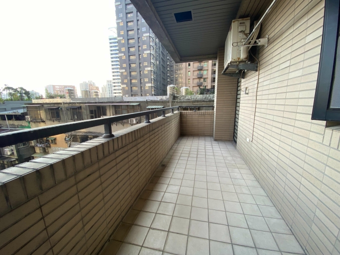 板橋站，3鐵共構，新北市政府，大陽台，可租補報稅（第11張）