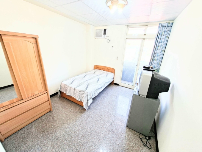 可租補☆電梯套房☆陽台曬衣☆機車好停 - Image 2