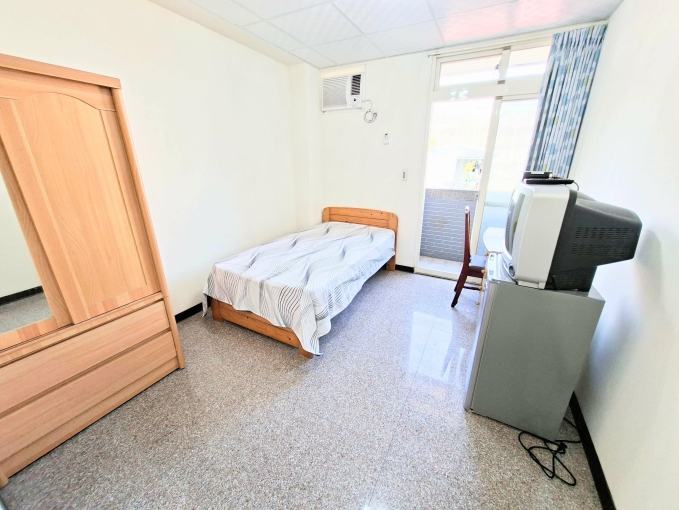 可租補☆電梯套房☆陽台曬衣☆機車好停 - Image 1