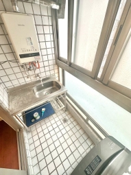 1房1廳 🏆可租補戶籍✨台水電✨陽台獨洗曬🌳電梯大樓（第9張）