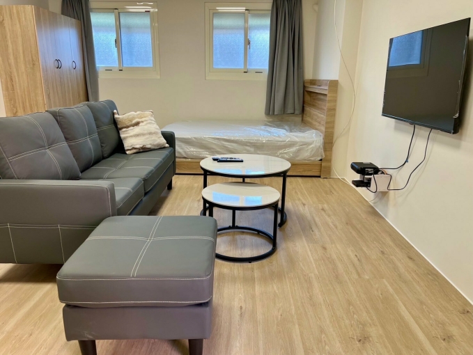 【全新裝潢B】新北產業園區站旁～大陽台、採光佳、生活便利（第1張）