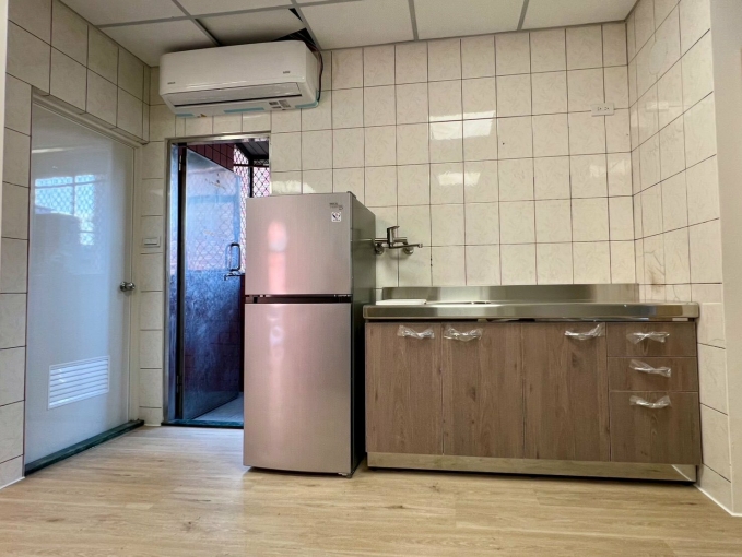 【全新裝潢B】新北產業園區站旁～大陽台、採光佳、生活便利（第3張）