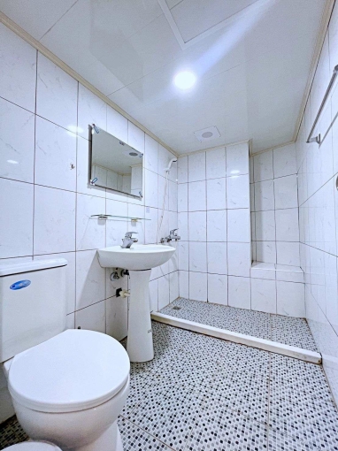 近中國醫🍀陽台獨洗🍀機車位🍀電梯🍀管理員🍀子母車（第10張）