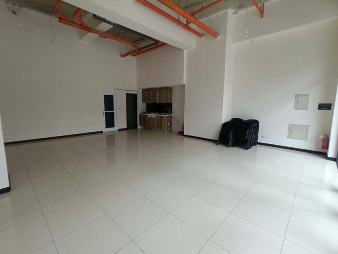 A10和發F1邊間挑高社區底商店面（第3張）