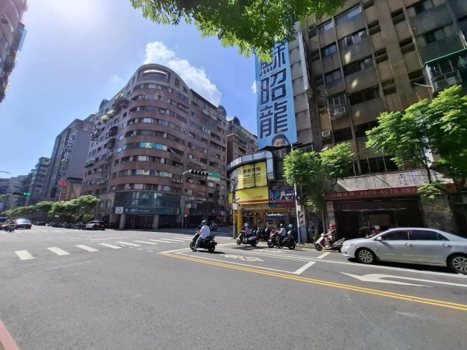 寓見忠杏◕‿◕禮賓大馬路旁1+2樓金店面（第1張）