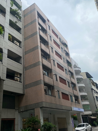 🚨🔥8米大面寬黃金店面出租，20公尺公有超大停車場（第1張）