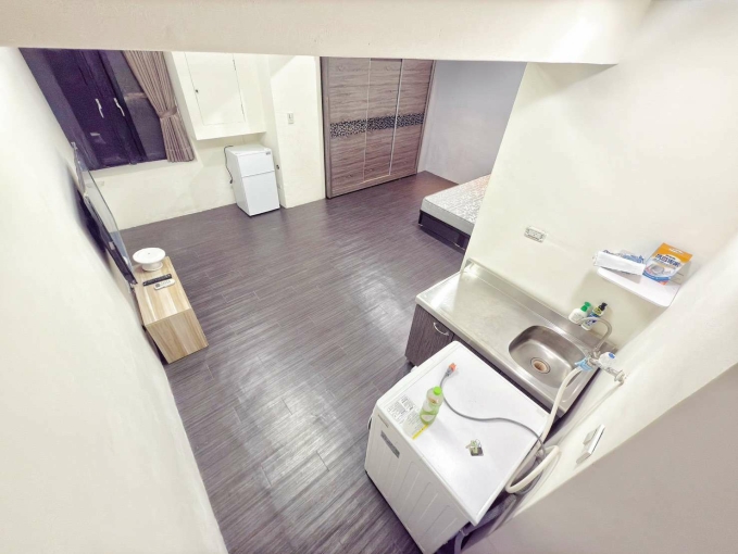 東區獨立門牌台水台電可寵物流理台新時代後火車站秀泰LaLaport可租房屋補助獨洗烘脫超級大空間電梯套房(第10張)