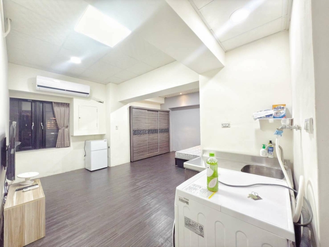 東區獨立門牌台水台電可寵物流理台新時代後火車站秀泰LaLaport可租房屋補助獨洗烘脫超級大空間電梯套房(第9張)