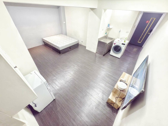 東區獨立門牌台水台電可寵物流理台新時代後火車站秀泰LaLaport可租房屋補助獨洗烘脫超級大空間電梯套房(第2張)