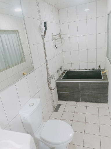 類一房一廳，湯屋泡澡，近馬卡龍公園，近74號，可租汽車車位（第4張）