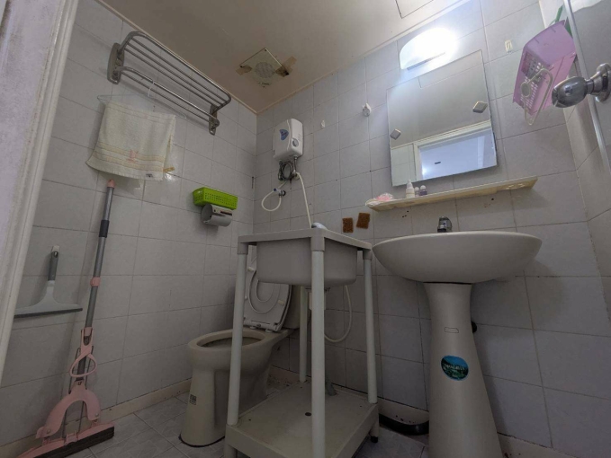 ✨免仲介費✨ 四維國小 1 房 1 廳,一分鐘到捷運✨(第4張)