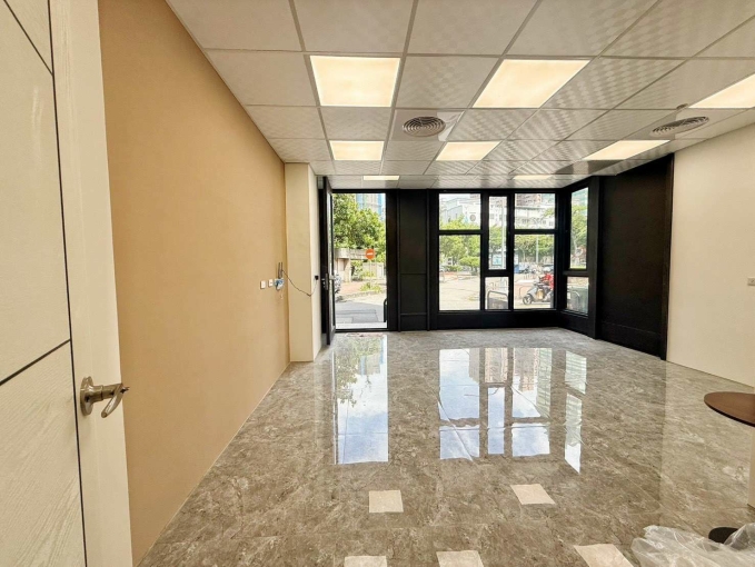 租客勞基法免費諮詢💖北屯區可營業登記兒童公園文昌商圈無洗曬工作室手機店辦公室工作室首選免爬樓梯一樓店面（第6張）