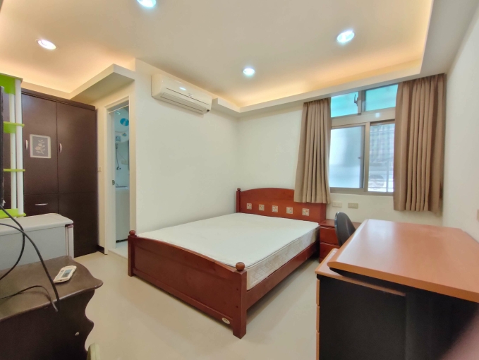 近世貿捷運站，乾淨明亮還有代收垃圾好方便（第1張）