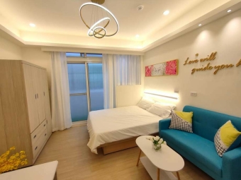 中壢觀光夜市旁可租補，一卡皮箱即可入住。（第4張）