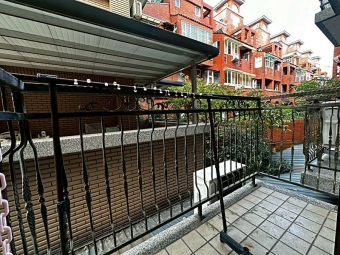 租屋找77✿上南崁稀有別墅有電梯,採光佳,獨立陽台!（第6張）