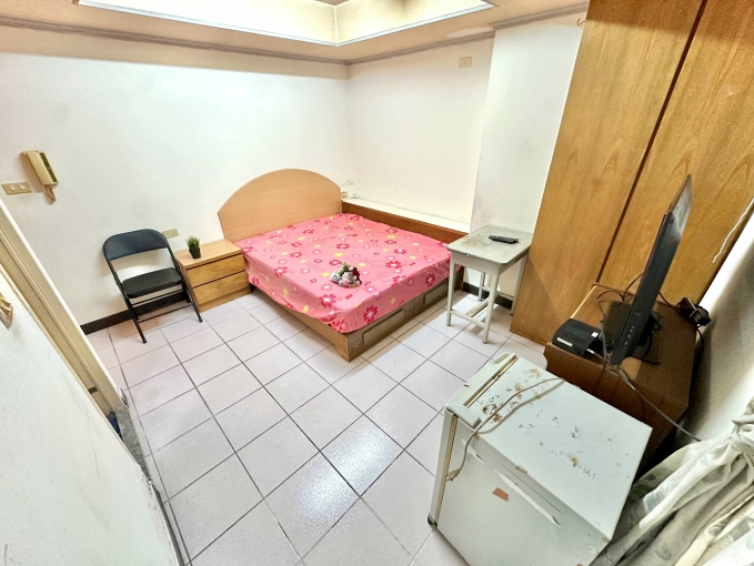 中華路夜市旁套房⭐台水台電⭐陽台獨洗⭐可租補 - Image 5