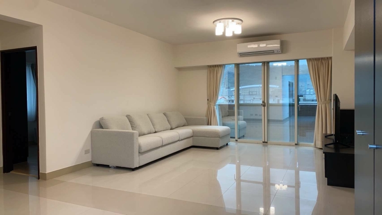 士東華廈.近美國學校日僑學校