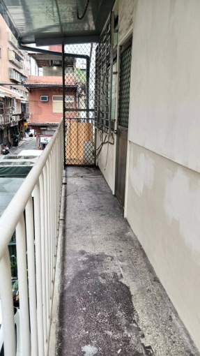 萬華區桂林路｜透天整棟出租｜使用空間大｜門口可停車（第10張）