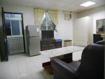 免仲介費 中壢後站區公寓4樓附廚房網路大套房出租（第1張）