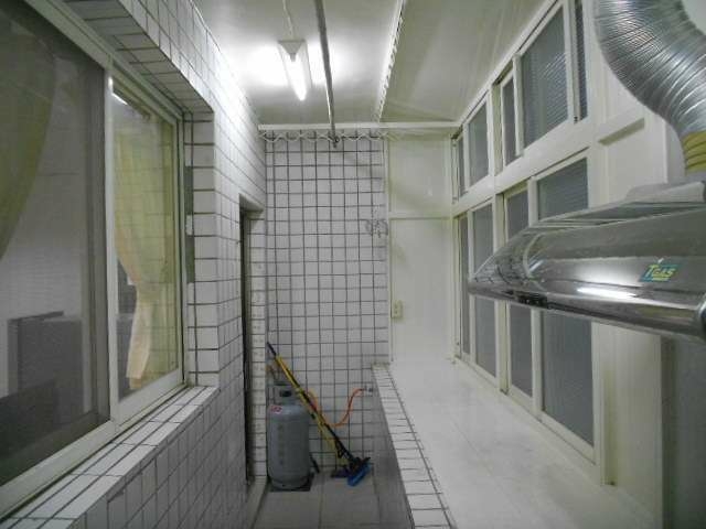 免仲介費 中壢後站區公寓4樓附廚房網路大套房出租（第6張）