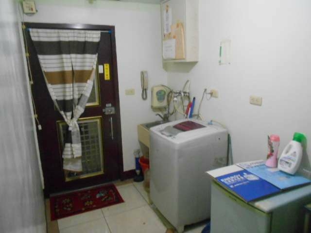 免仲介費 中壢後站區公寓4樓附廚房網路大套房出租（第9張）